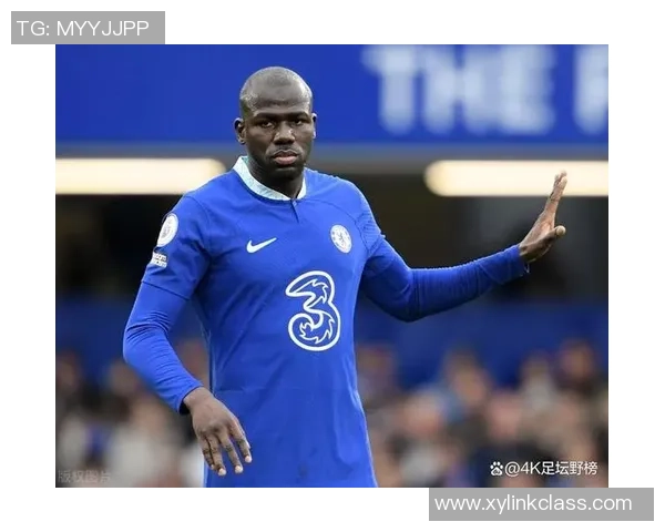 现役足球明星身高揭秘:谁是球场上的高个子巨星