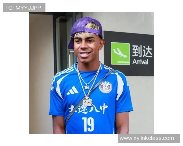 谁的足球明星队服引领潮流探寻背后的故事与荣耀