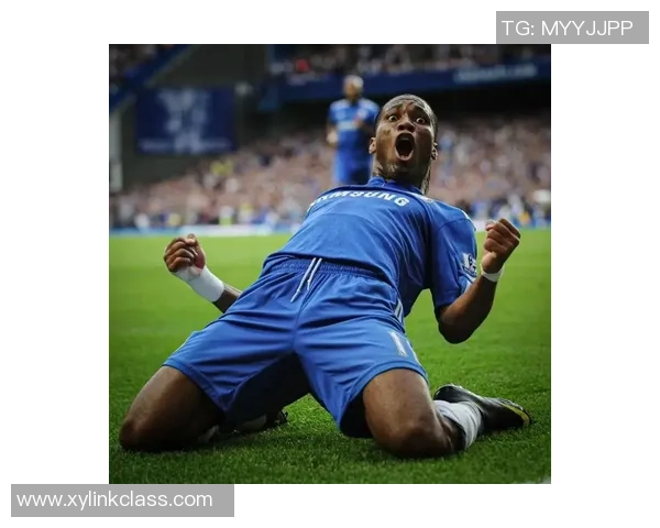 足球明星滑跪挑战赛谁能滑得最远引发热议与关注