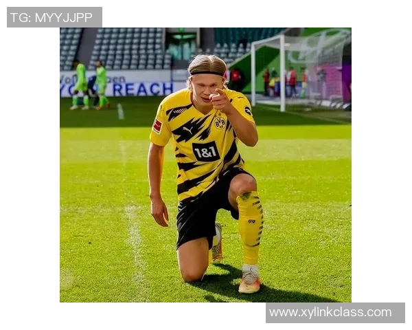 足球明星高空踢球的传奇瞬间揭秘与背后故事分享